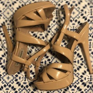 Size 8 Steve Madden nude heels